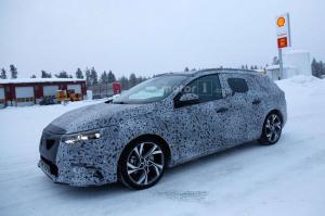 Шпионские снимки Renault Megane Estate 2017 года 