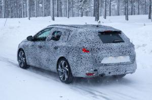Шпионские снимки Renault Megane Estate 2017 года 
