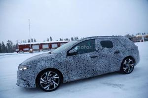 Шпионские снимки Renault Megane Estate 2017 года 