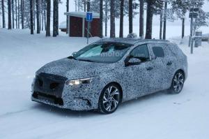 Шпионские снимки Renault Megane Estate 2017 года 
