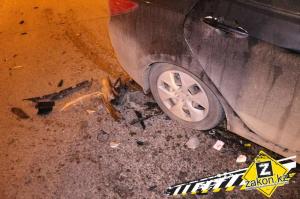 В Алматы Hyundai залетел в отбойник в тоннеле на ВОАД