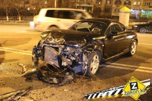 В Алматы Audi TT протаранила разворачивавшуюся через двойную сплошную Honda