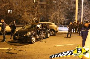 В Алматы Audi TT протаранила разворачивавшуюся через двойную сплошную Honda