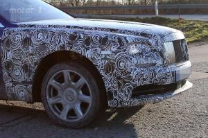 Rolls-Royce вывел на тесты обновленный Wraith