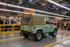Последний Land Rover Defender сошедший с конвейера 