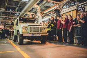 Последний Land Rover Defender сошедший с конвейера 