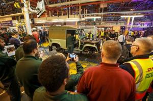 Последний Land Rover Defender сошедший с конвейера 