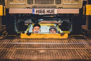 Последний Land Rover Defender сошедший с конвейера 