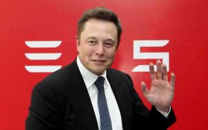 Генеральный директор Tesla, Элон Маск, теперь владеет пятой частью компании
