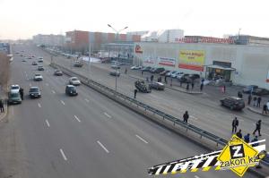 В Алматы водитель неуправляемого на гололеде Opel столкнулся с несколькими машинами