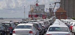 Импорт легковых автомобилей в Россию в 2015 году сократился вдвое