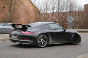 Porsche представит обновленный 911 GT3 на автосалоне в Женеве
