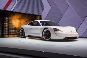Porsche выпустит свой первый электрокар в 2020 году