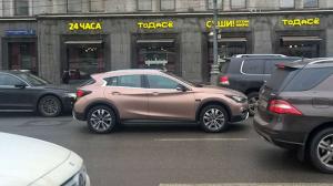 Infiniti QX30 сфотографировали в Москве до премьеры