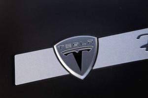 Убыток Tesla по итогам 2015 года вырос в три раза