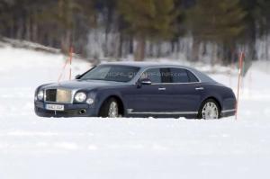 В компании Bentley начали тестирование длиннобазного Mulsanne
