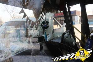 В Алматы автобус врезался в Газель 