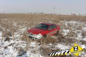 Еще один автомобиль снес фонарный столб в Алматы 