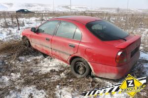 Еще один автомобиль снес фонарный столб в Алматы 