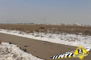 Еще один автомобиль снес фонарный столб в Алматы 