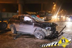 Lexus перевернулся на пр. Райымбека в Алматы 
