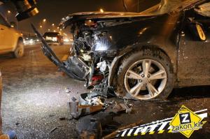 Lexus перевернулся на пр. Райымбека в Алматы 