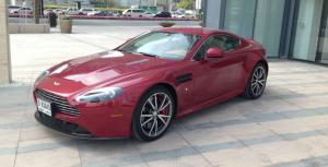 В США девушка выиграла британский спорткар Aston Martin V8 Vantage 2016 года