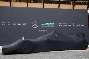Презентация Mercedes-Benz F1 W07 Hybrid 