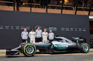 Презентация Mercedes-Benz F1 W07 Hybrid 