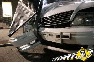 На Медео водитель Nissan Maxima врезался в автобусную остановку