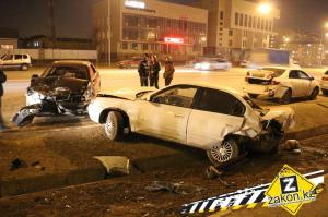 В Алматы водитель не справился с управлением, пострадали шесть авто