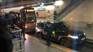 В стиле GTA: нетрезвый водитель Range Rover заехал в метро