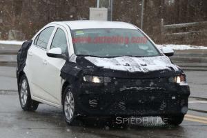 Шпионские снимки Chevrolet Aveo 2017 года 