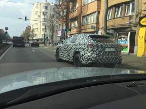 Новый Lexus RX попал в объективы фотографов