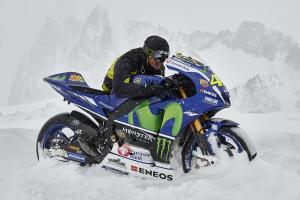 2016 Yamaha YZR-M1 MotoGP в горах Монблан 