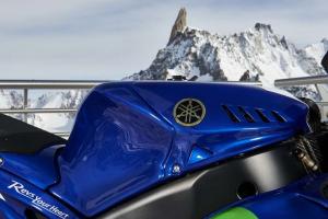 2016 Yamaha YZR-M1 MotoGP в горах Монблан 
