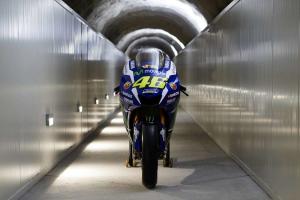 2016 Yamaha YZR-M1 MotoGP в горах Монблан 