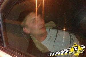 В Алматы пьяный водитель устроил дебош и отказался проходить медосвидетельствование