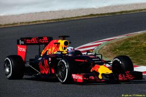 День без проблем для Red Bull Racing