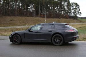 Porsche вывела на тесты новый универсал Panamera