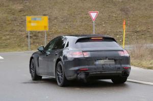 Porsche вывела на тесты новый универсал Panamera