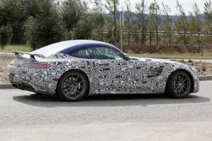 Шпионские снимки Mercedes-AMG GT R 2017 года 