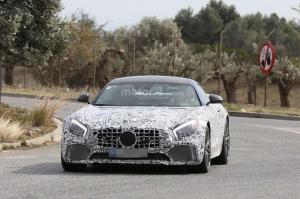 Шпионские снимки Mercedes-AMG GT R 2017 года 