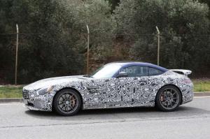 Шпионские снимки Mercedes-AMG GT R 2017 года 