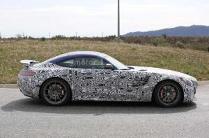 Шпионские снимки Mercedes-AMG GT R 2017 года 