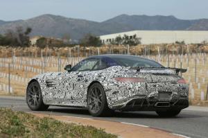 Шпионские снимки Mercedes-AMG GT R 2017 года 