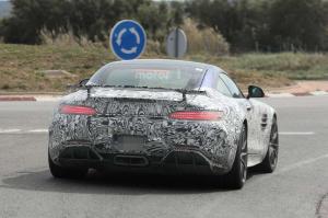 Шпионские снимки Mercedes-AMG GT R 2017 года 