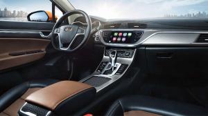 Geely показал интерьер Emgrand Cross для России