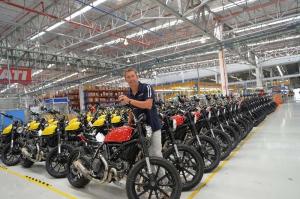 Трой Бэйлисс посетил фабрику Ducati в Таиланде 