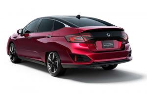 Honda запустила продажи водородного седана Clarity в Японии